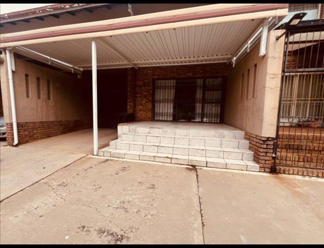 3 BEDROOM APARTMENT FOR SALE IN SILVERTON